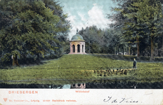 10238 Gezicht over de vijver op de koepel in het park Willinkshof te Rijsenburg. N.B. Later is de naam Willinkshof ...
